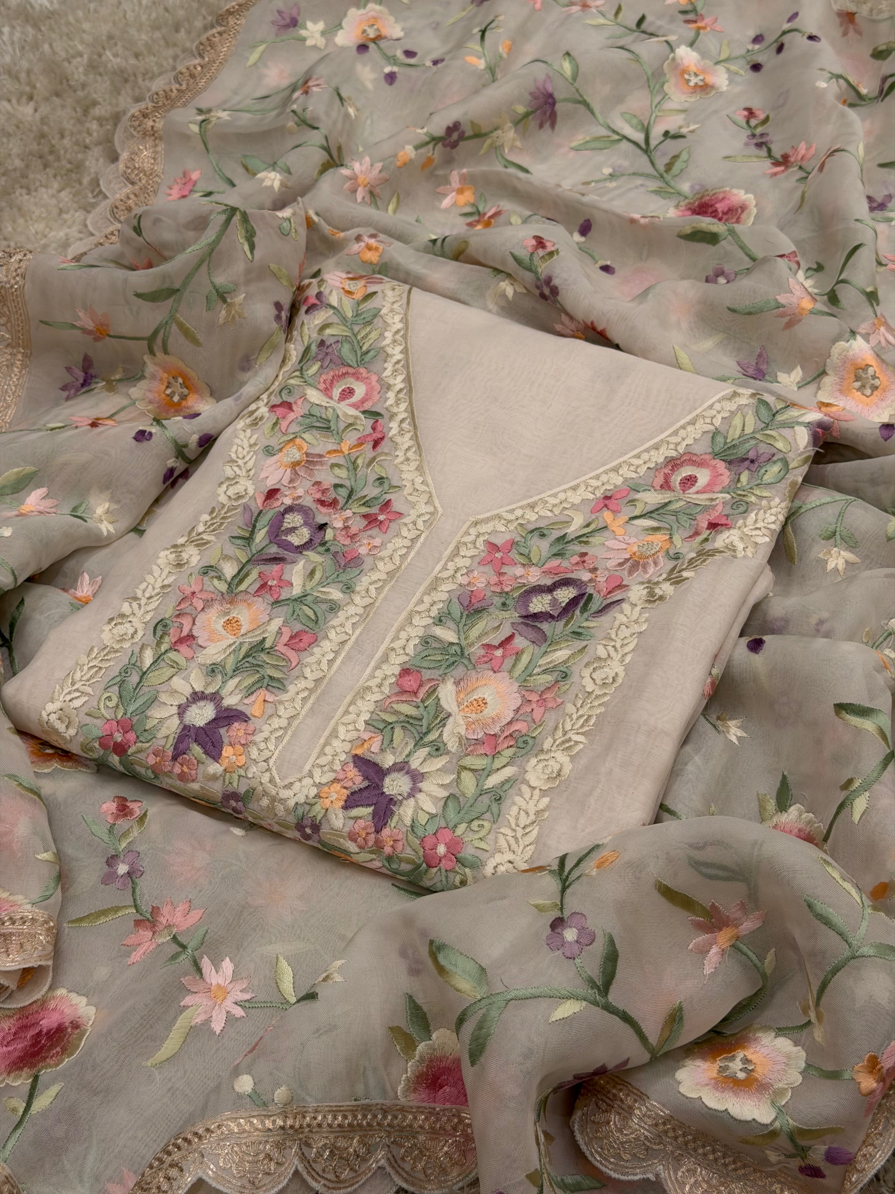 Noor-e-Gulnaar Luxury Formal Set