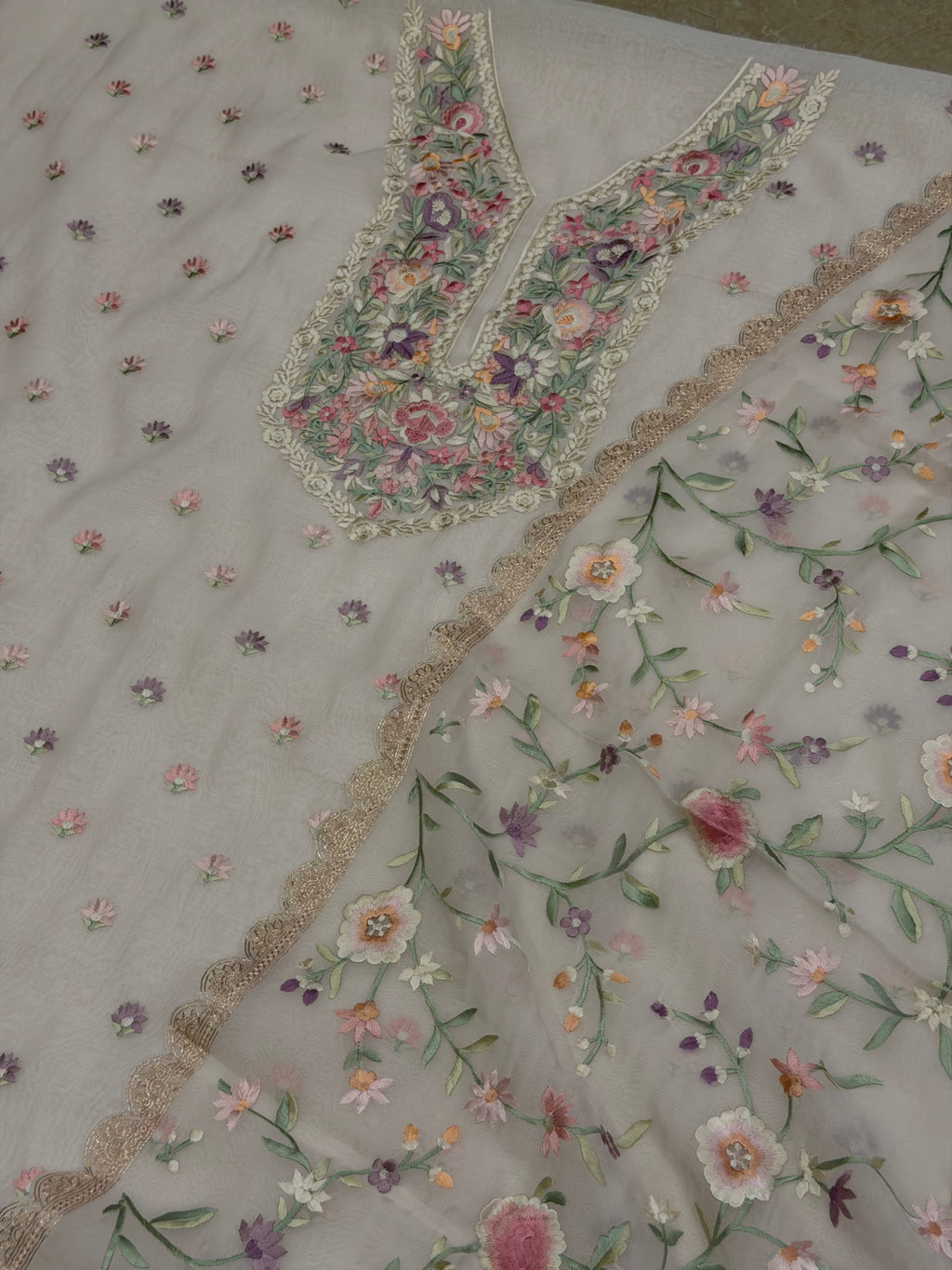 Noor-e-Gulnaar Luxury Formal Set